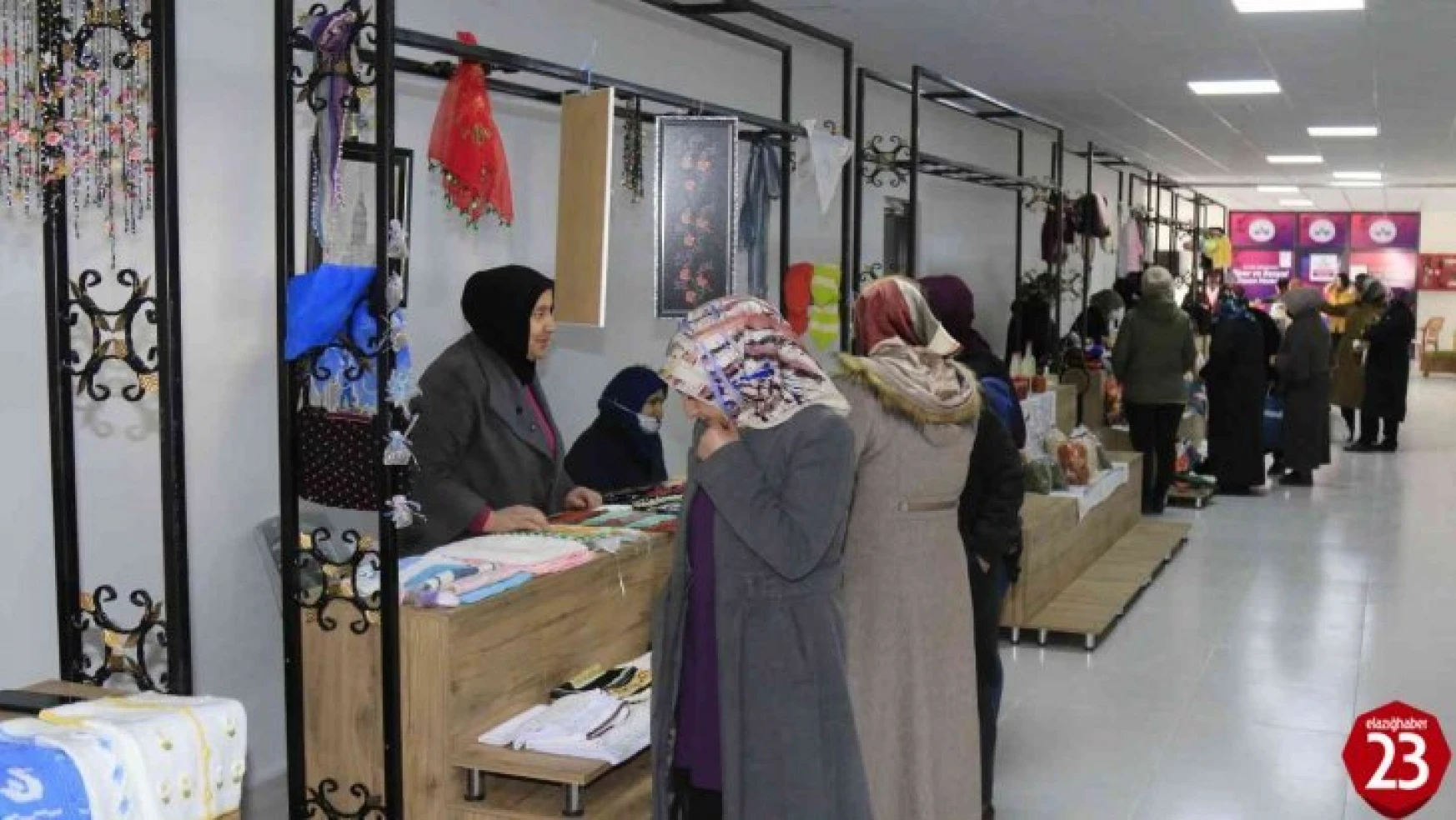Elazığ'da 'Hayme Ana Kadınlar Semt Pazarı' hizmete girdi