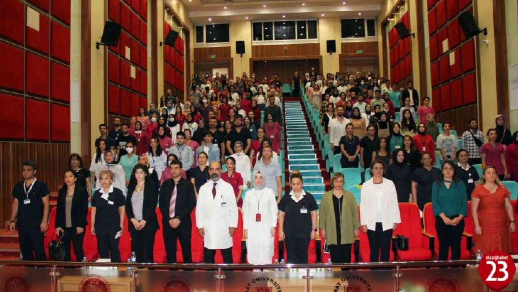 Elazığ'da 'Hemşirelikte Güçlendirme' konferansı verildi
