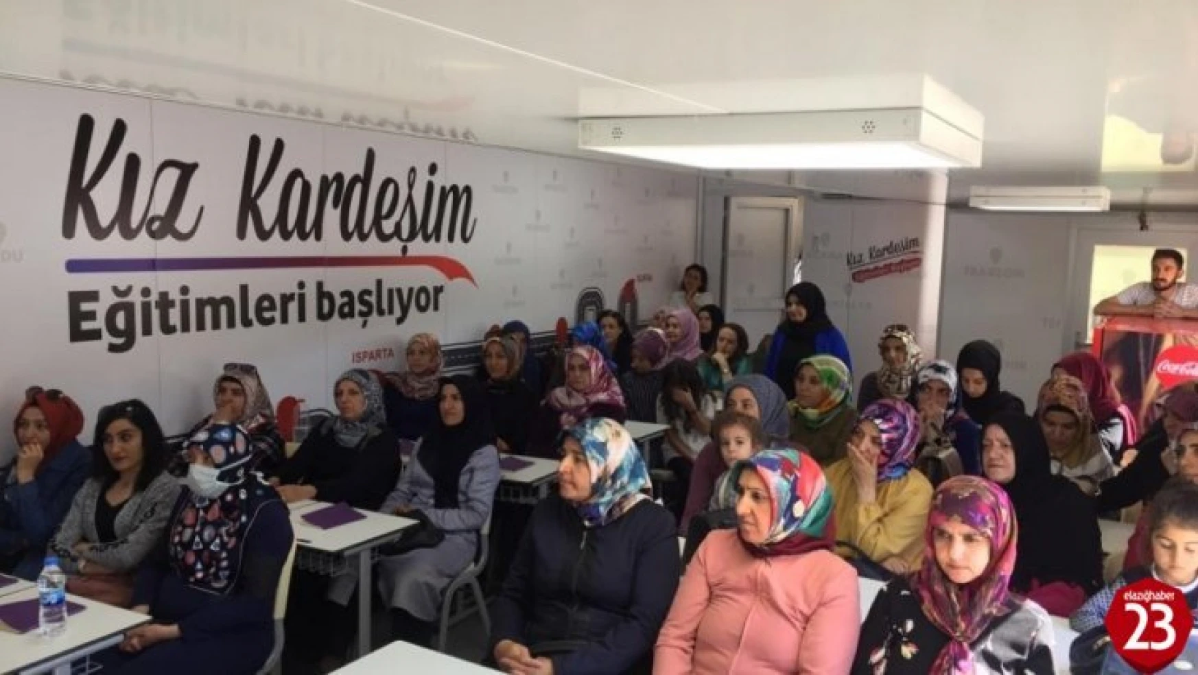 Elazığ'da Kız Kardeşim Eğitim TIR'ı Kadınlarla Buluştu