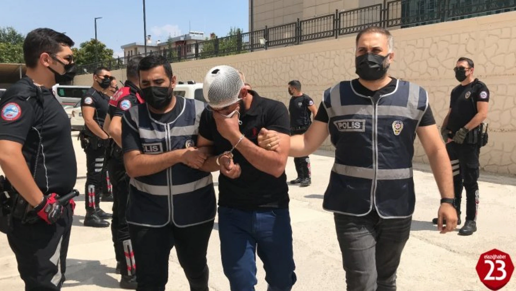 Elazığ'da 1 Kişiyi Öldürüp 6 Kişiyi Yaralayan Şüpheli Adliyeye Sevk Edildi