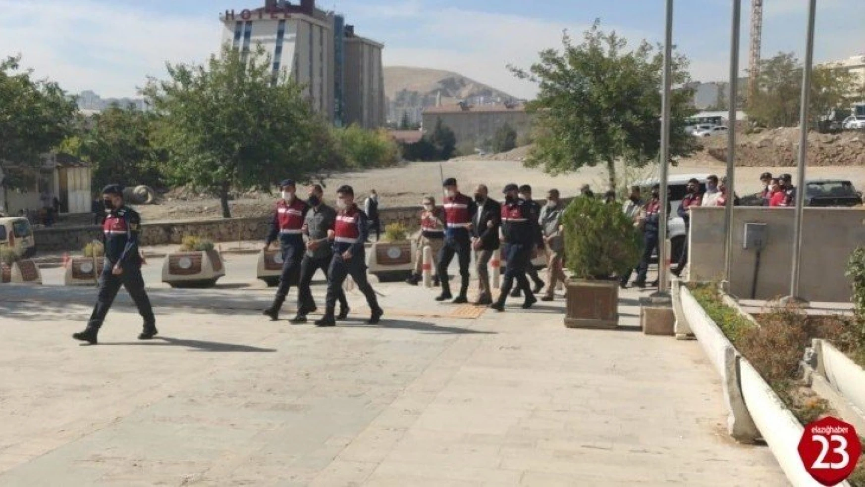 Elazığ'da 1 ton 841 kilo bakır kablo çalan 9 kişilik hırsızlık çetesi çökertildi