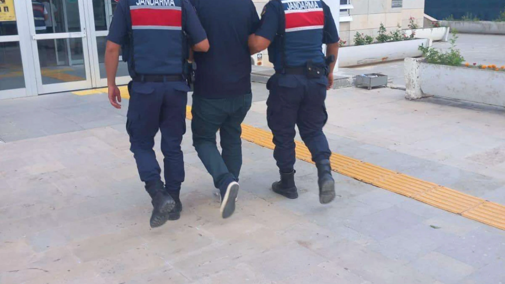 Elazığ'da 10 Yıl Kesinleşmiş Hapis Cezası Bulunan Firari Hükümlü Yakalandı