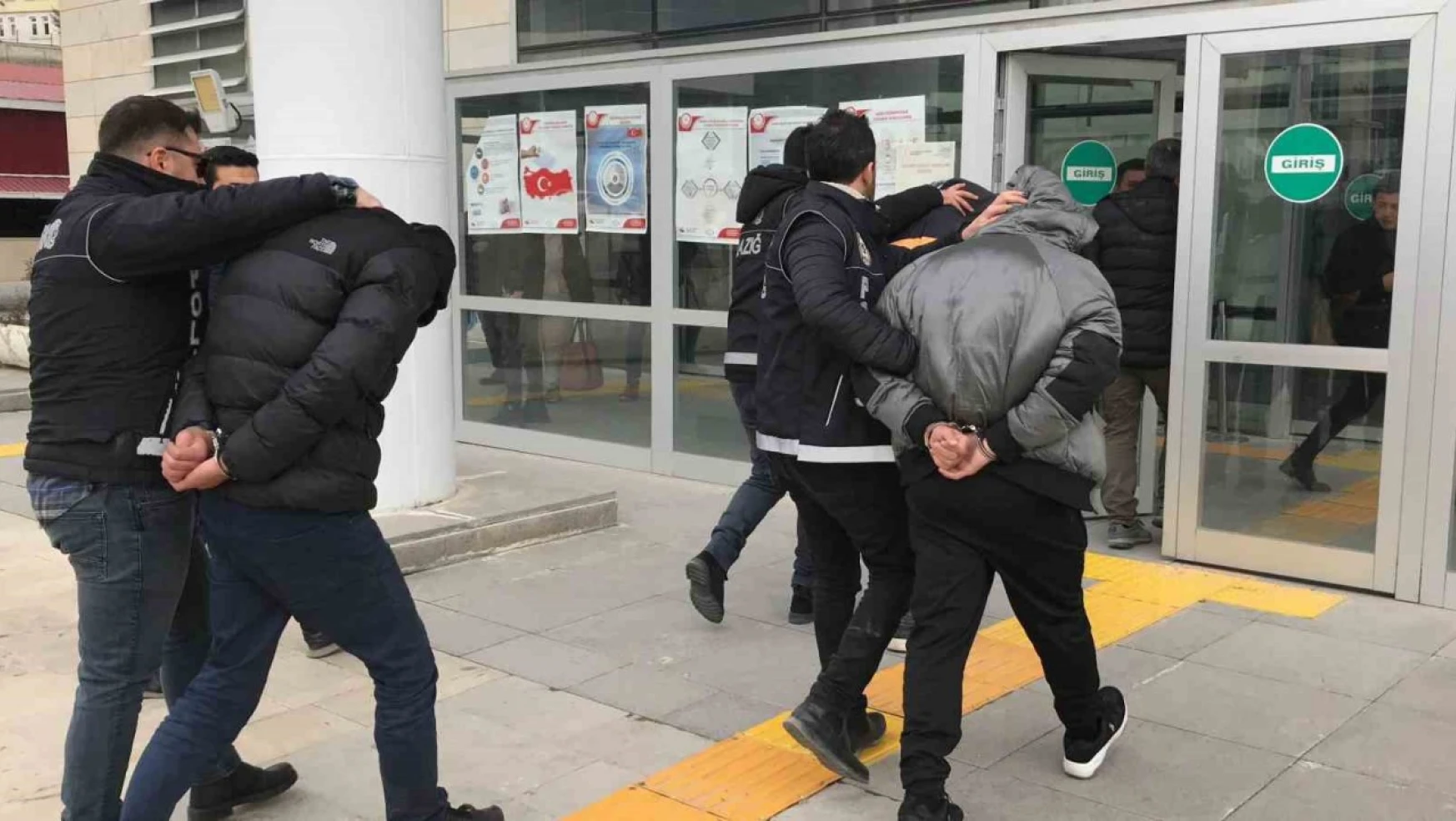 Elazığ'da 2 uyuşturucu taciri tutuklandı