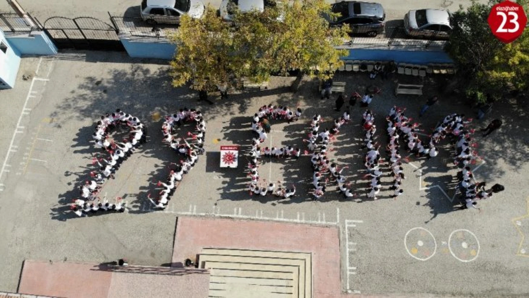 Elazığ'da 200 Öğrenciden 29 Ekim Koreografisi