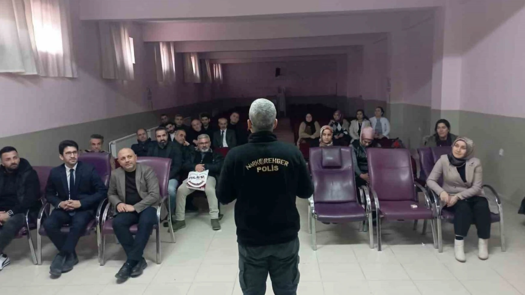 Elazığ'da 273  kişiye 'Narkorehber' eğitimi verildi
