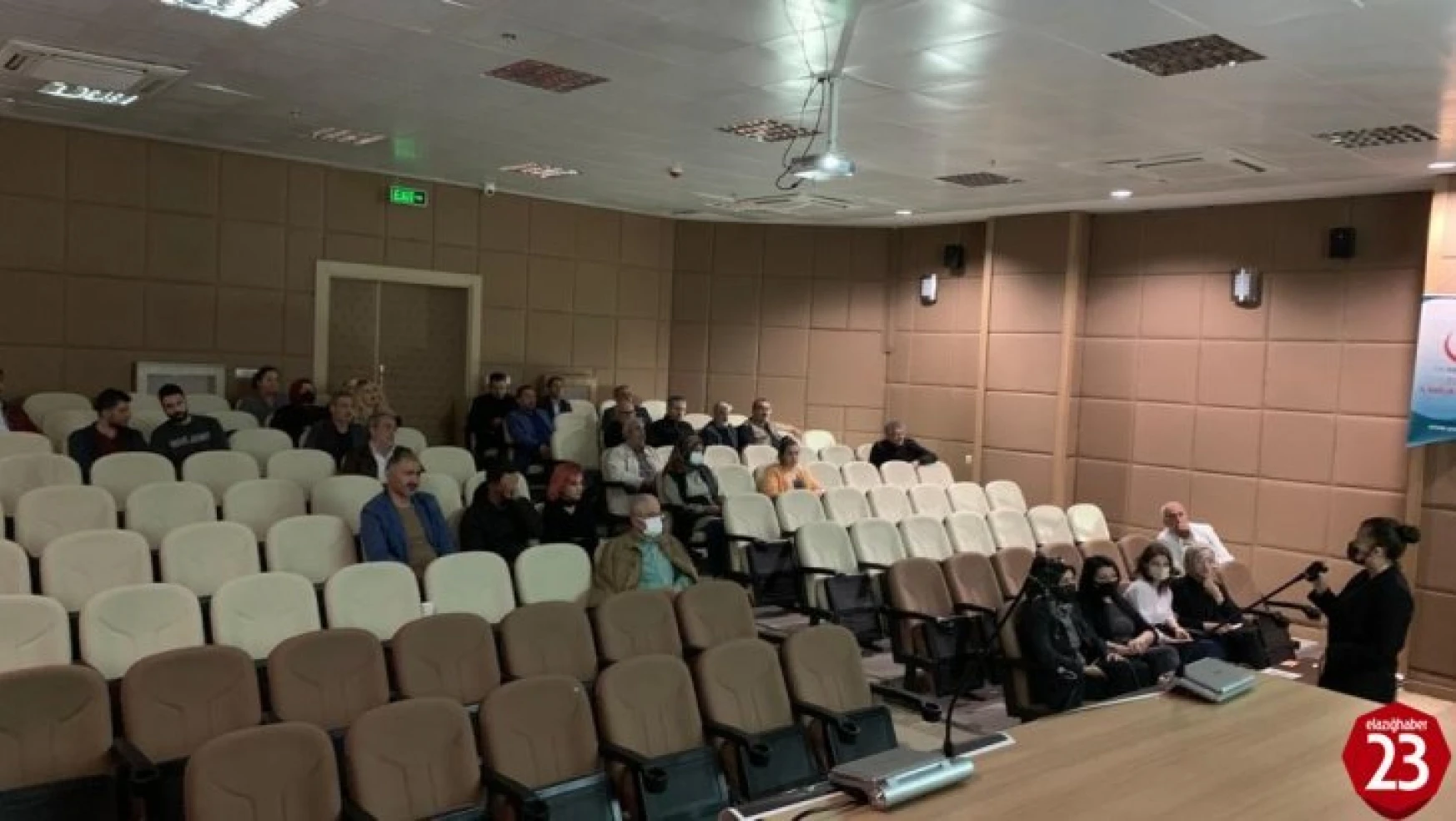 Elazığ'da aile hekimlerine yönelik hizmet içi eğitim programı sürüyor