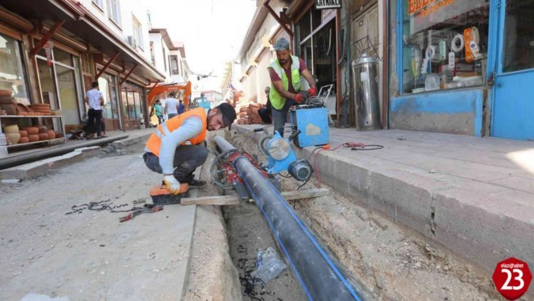 Elazığ'da altyapı yenileme çalışmaları tüm hızıyla sürüyor