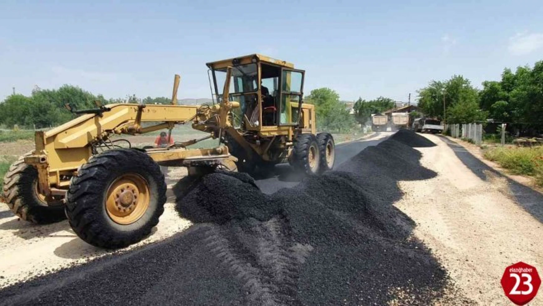 Elazığ'da asfaltlama çalışması sürüyor