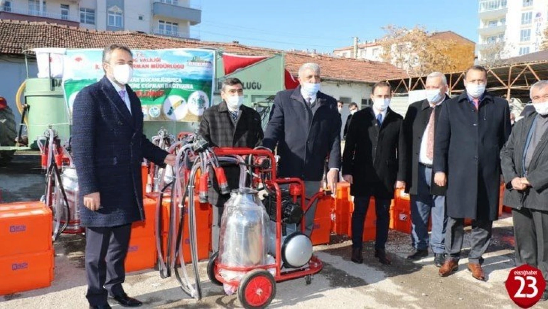 Elazığ'da besicilere makine ekipman desteği
