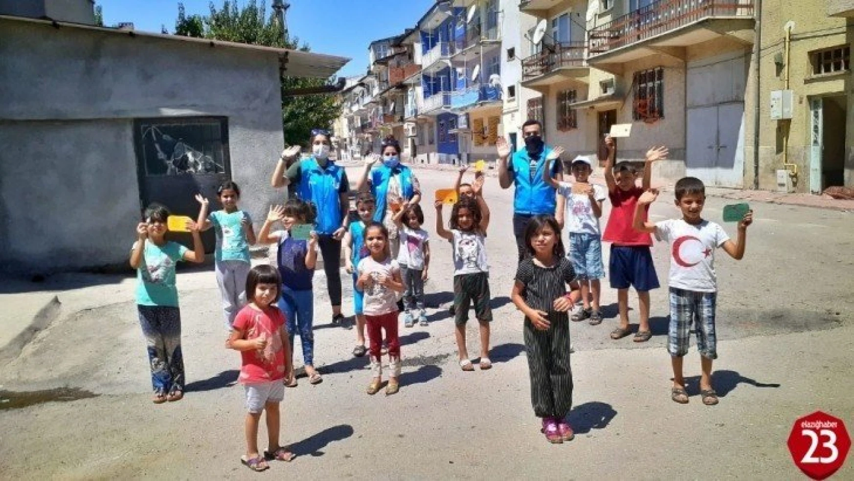 Elazığ'da çocuklar sevindirildi