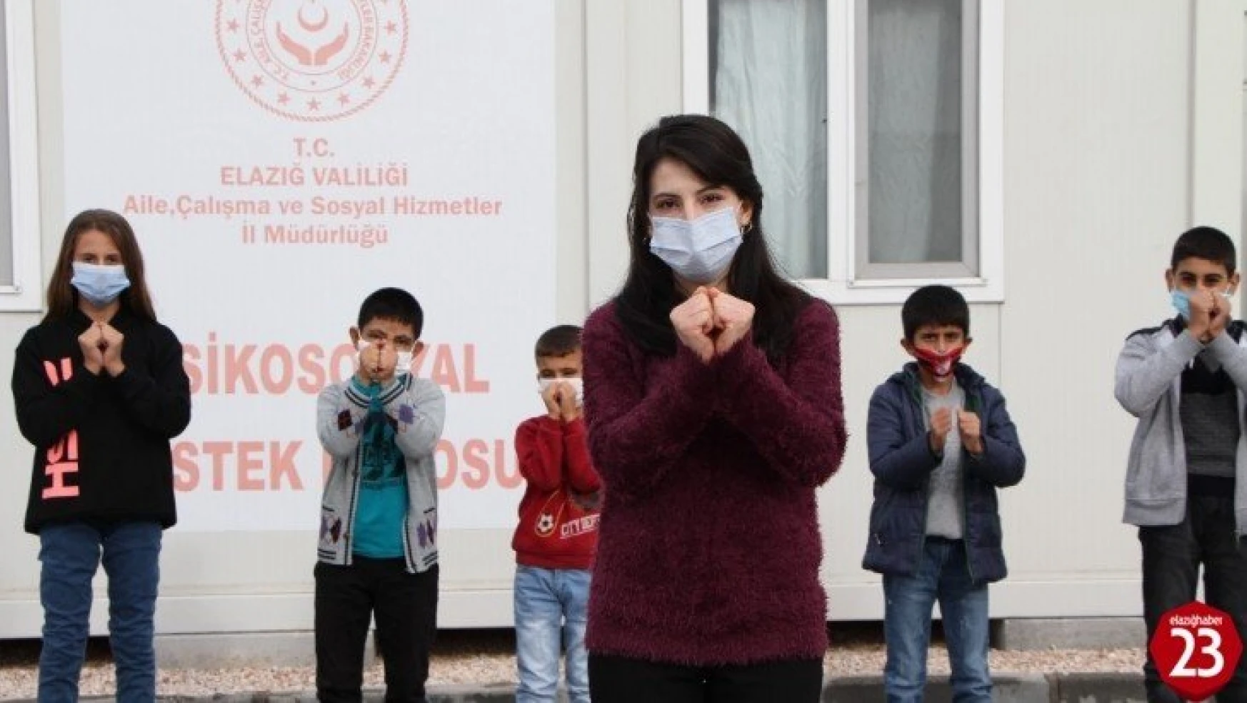 Elazığ'da depremzede çocuklardan,  İzmirli akranlarına 'sessiz' destek