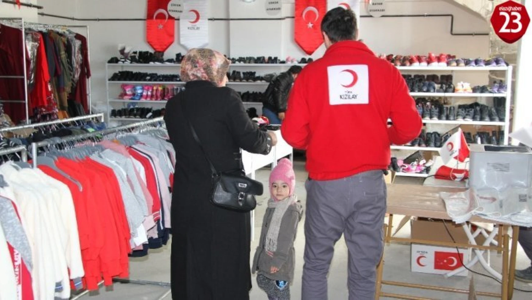 Elazığ'da depremzedeler için 'Sosyal Market'