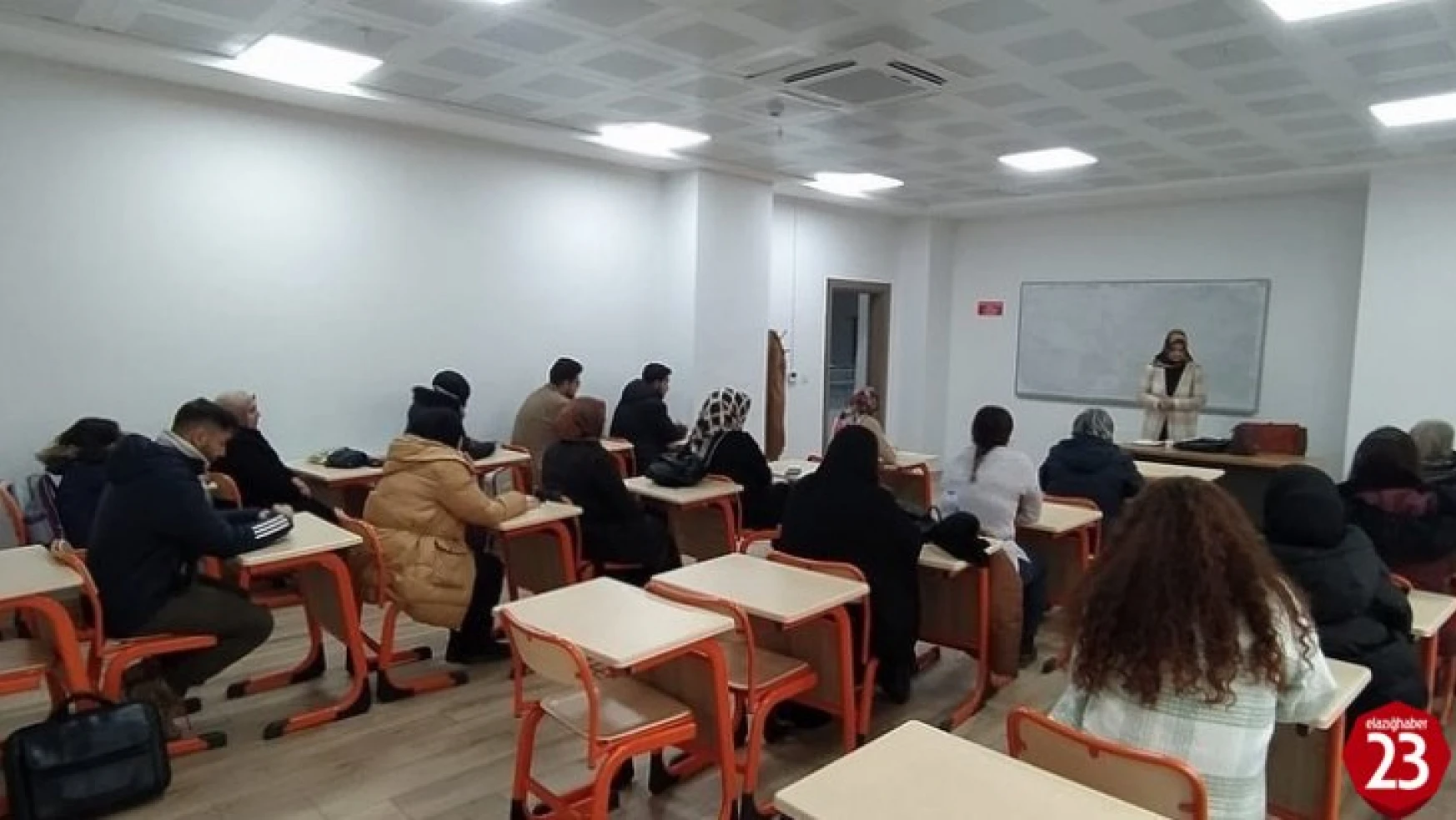Elazığ'da diksiyon ve güzel konuşma kursları sürüyor