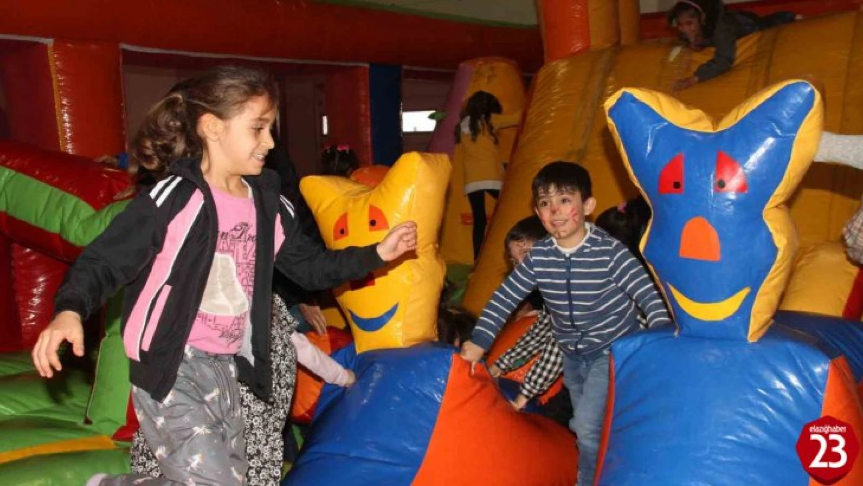 Elazığ'da düzenlenen festivalde çocuklar doyasıya eğlendi