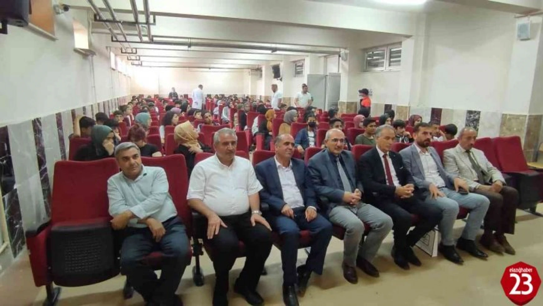 Elazığ'da erteleme, üşenme, vazgeçme konulu konferans verildi