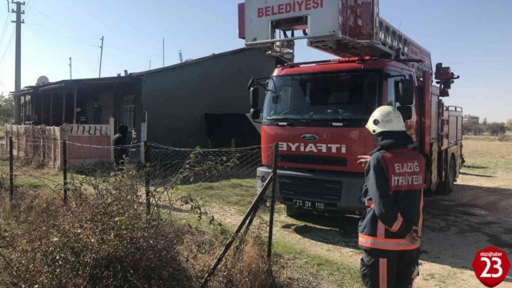 Elazığ'da ev yangını: 1 kişi dumandan etkilendi