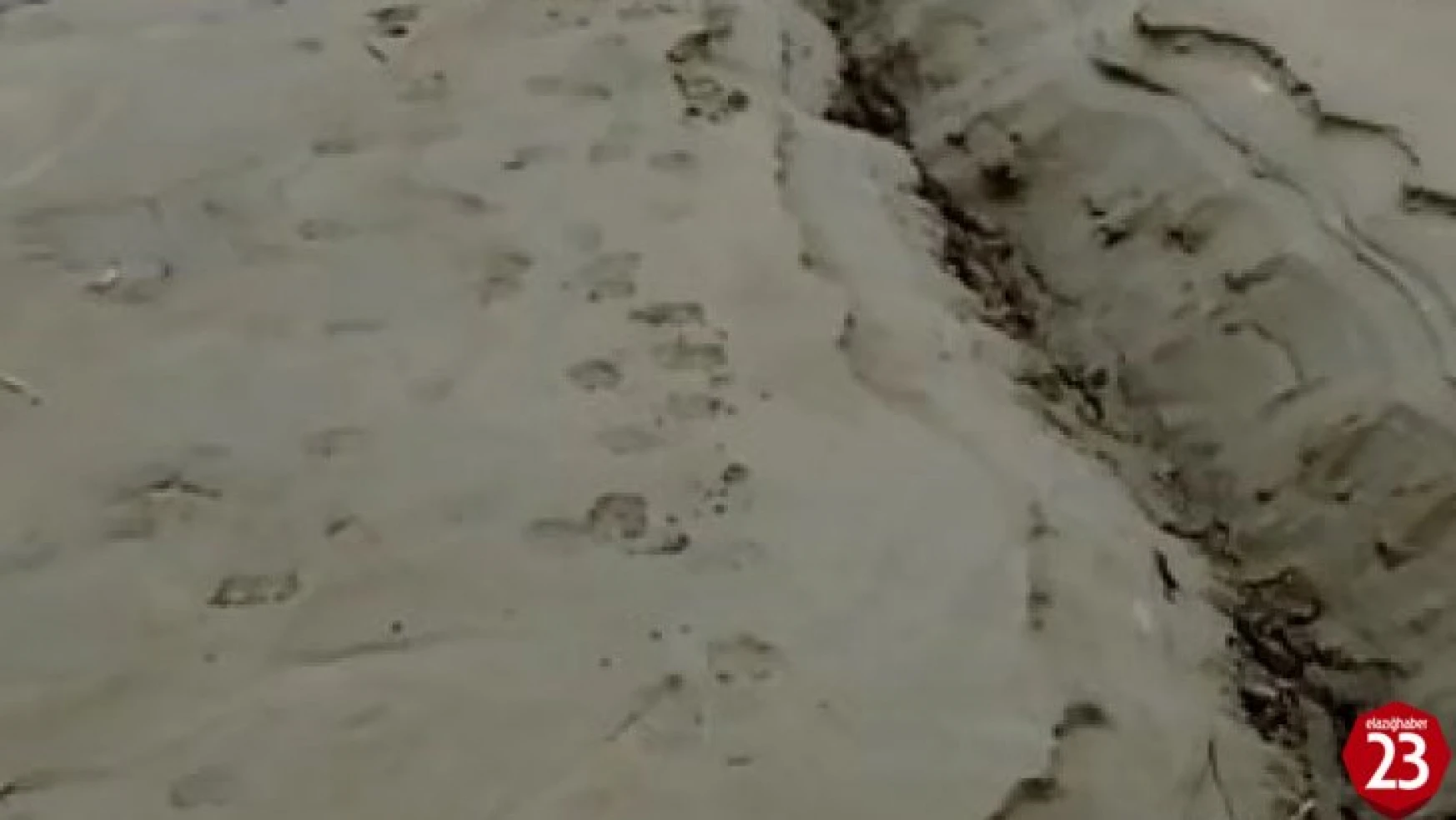 Elazığ'da fay hattındaki zemin sıvılaşması böyle görüntülendi