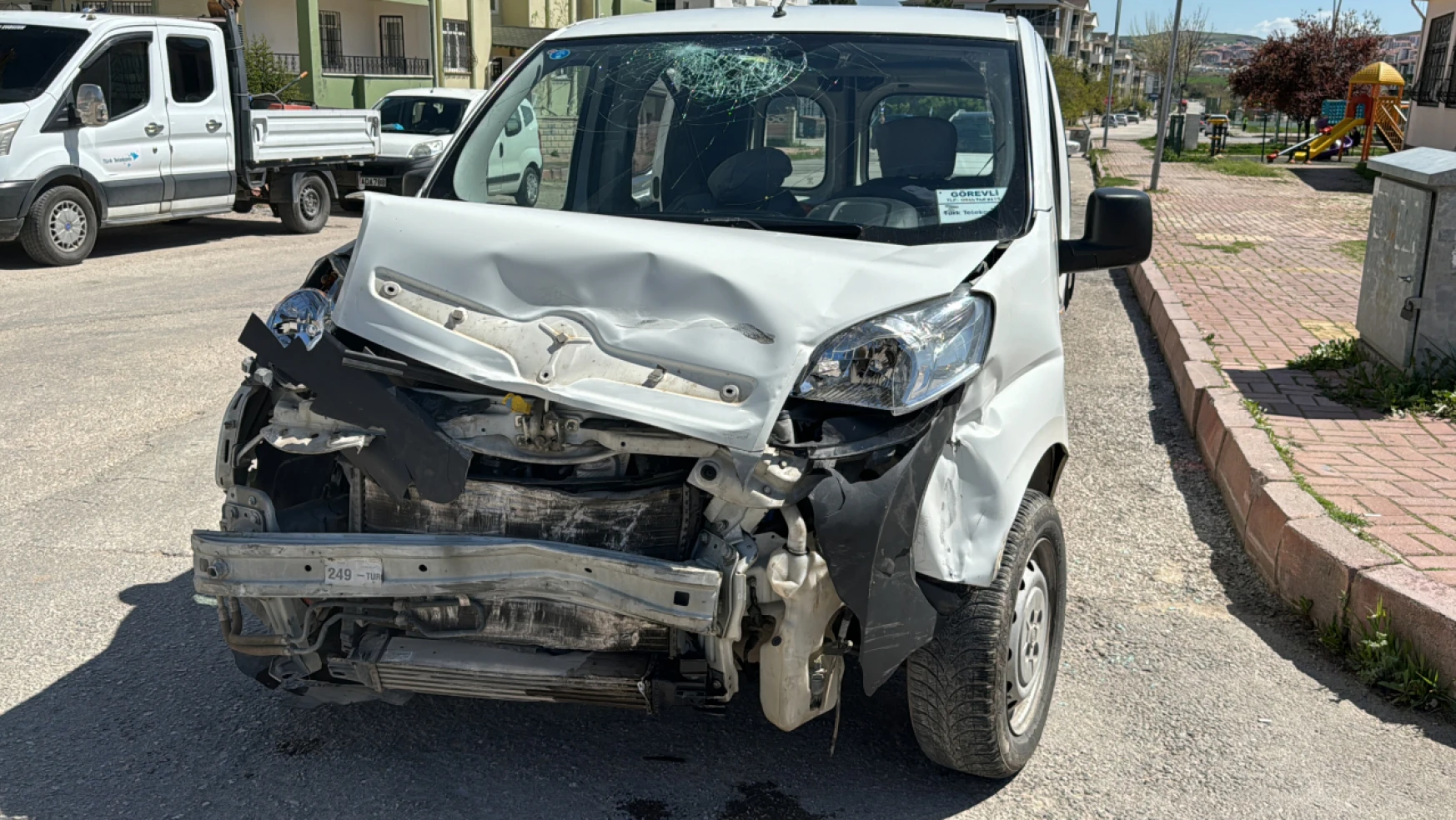 Elazığ'da Hafif Ticari Araç İle Otomobilin Çarpıştığı Kazada 7 Kişi Yaralandı