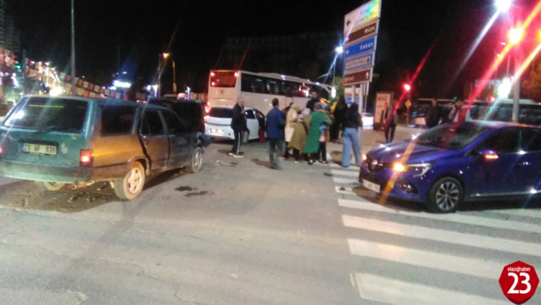 Elazığ'da İki Araç Çarpıştı 1 Yaralı