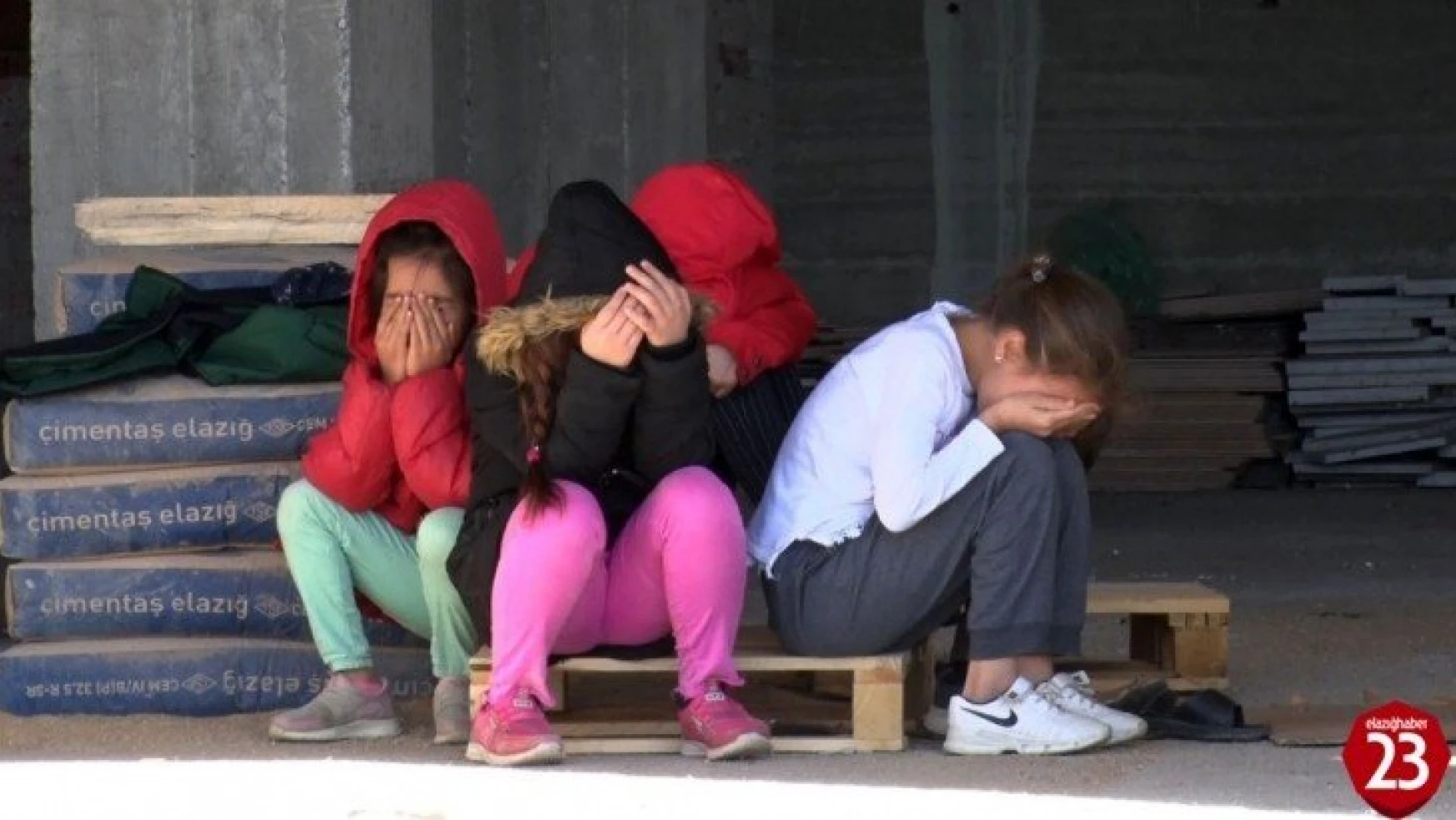 Elazığ'da intihara teşebbüs eden kadını çocukları gözyaşları içerisinde izledi