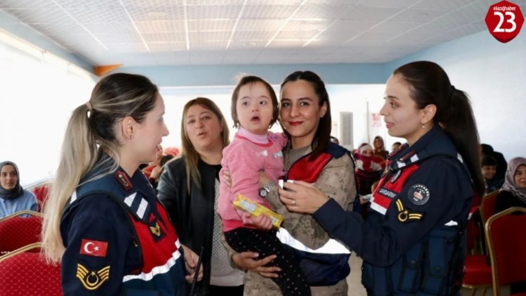 Elazığ'da Jandarma personeli özel çocuklarla bir araya geldi