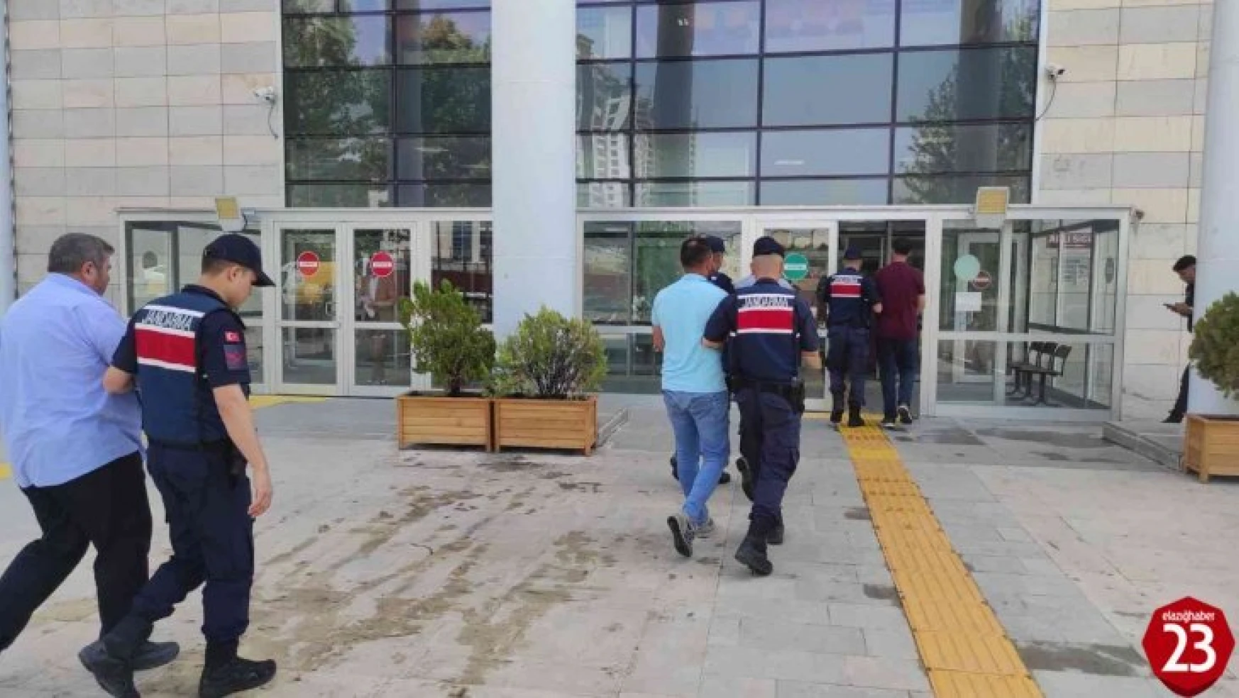 Elazığ'da kaçak kazı yapan 4 şüpheli yakalandı