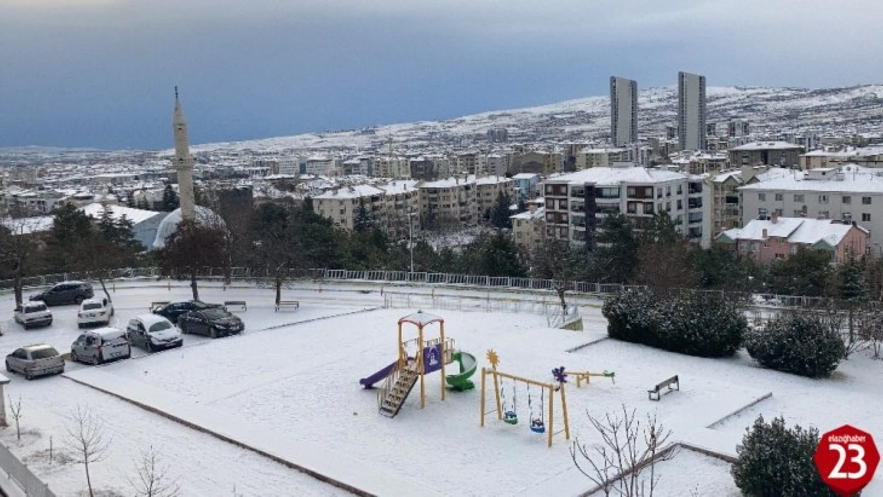 Elazığ'da kar etkili oldu, 101 köy yolu kapandı