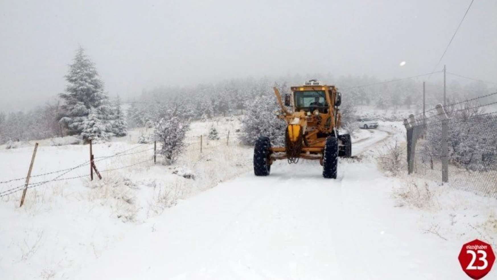 Elazığ'da kar nedeniyle 13 köy yolu ulaşıma kapalı