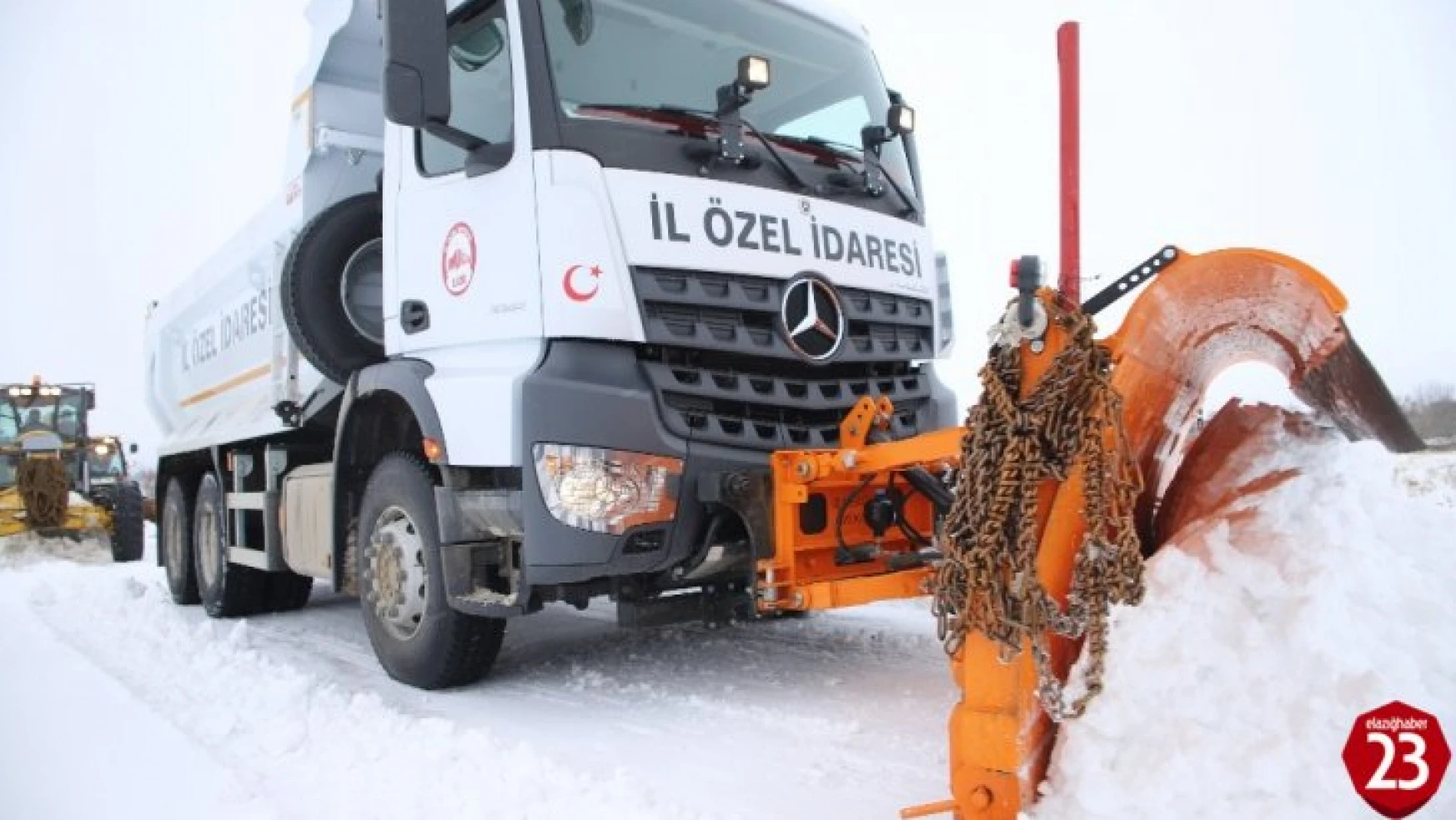 Elazığ'da kar nedeniyle kapanan 148 köy yolu açıldı, 121'i için çalışma sürüyor