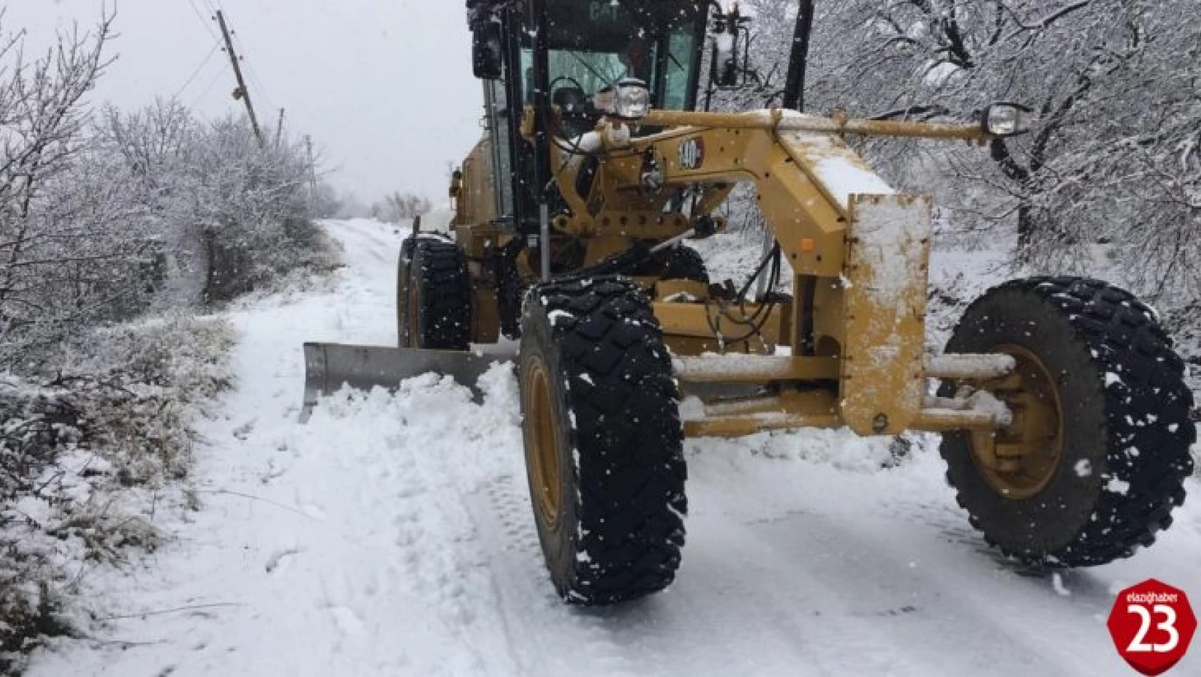 Elazığ'da kardan kapanan 28 köy yolu ulaşıma açıldı
