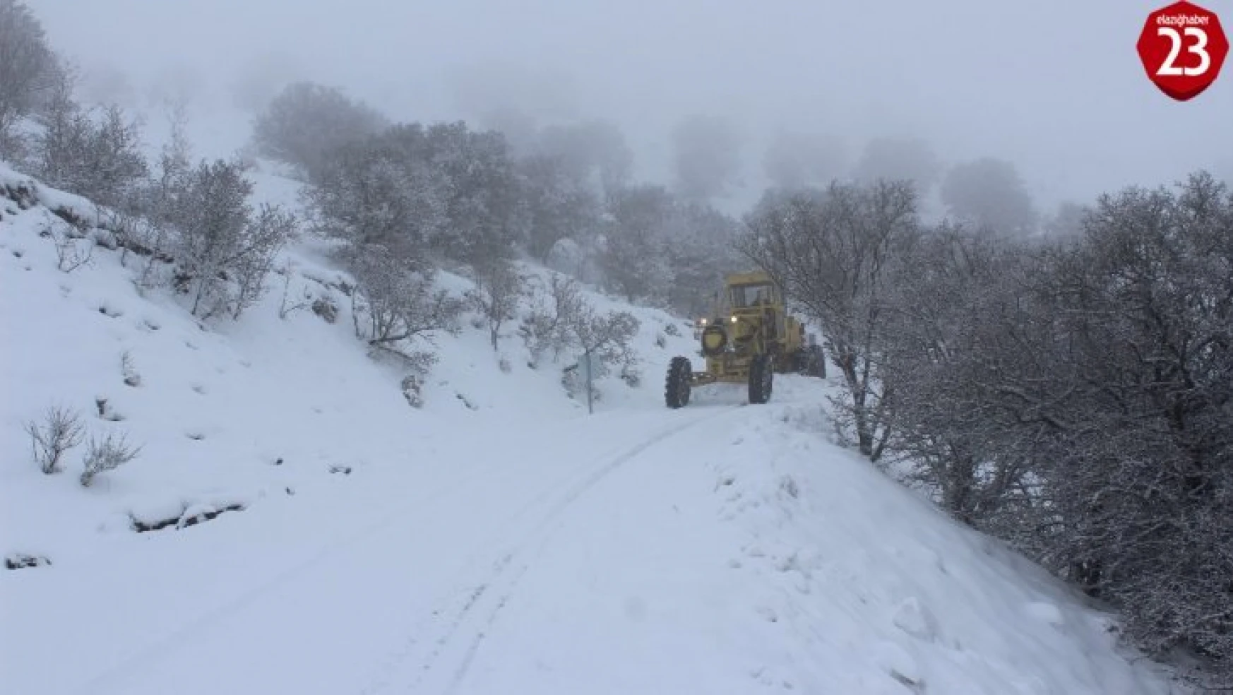 Elazığ'da karla kapanan 73 köy yolundan 40'ı açıldı