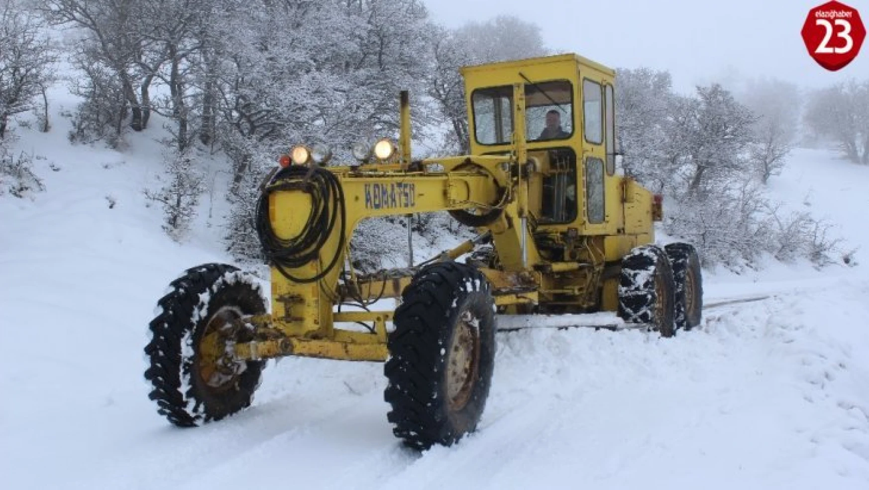 Elazığ'da karla mücadele:35 köy yolunun açılması için çalışma yürütülüyor