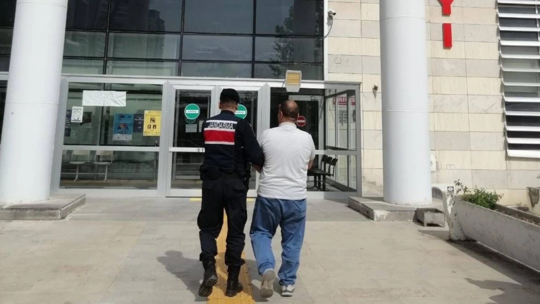 Elazığ'da kesinleşmiş hapis cezası bulunan 3 zanlı yakalandı