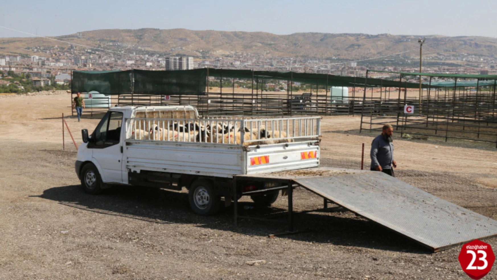 Elazığ'da Kurban Satış ve Kesim Alanı Hazır