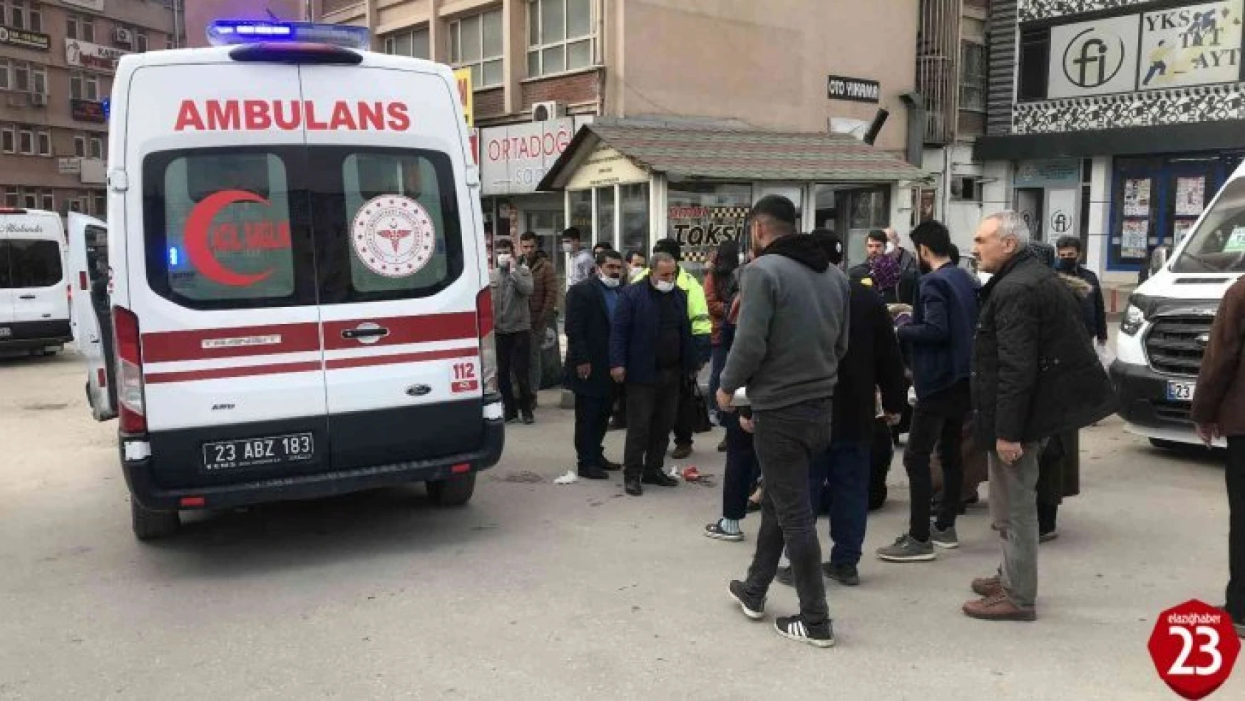 Elazığ'da minibüsün çarptığı yaya yaralandı