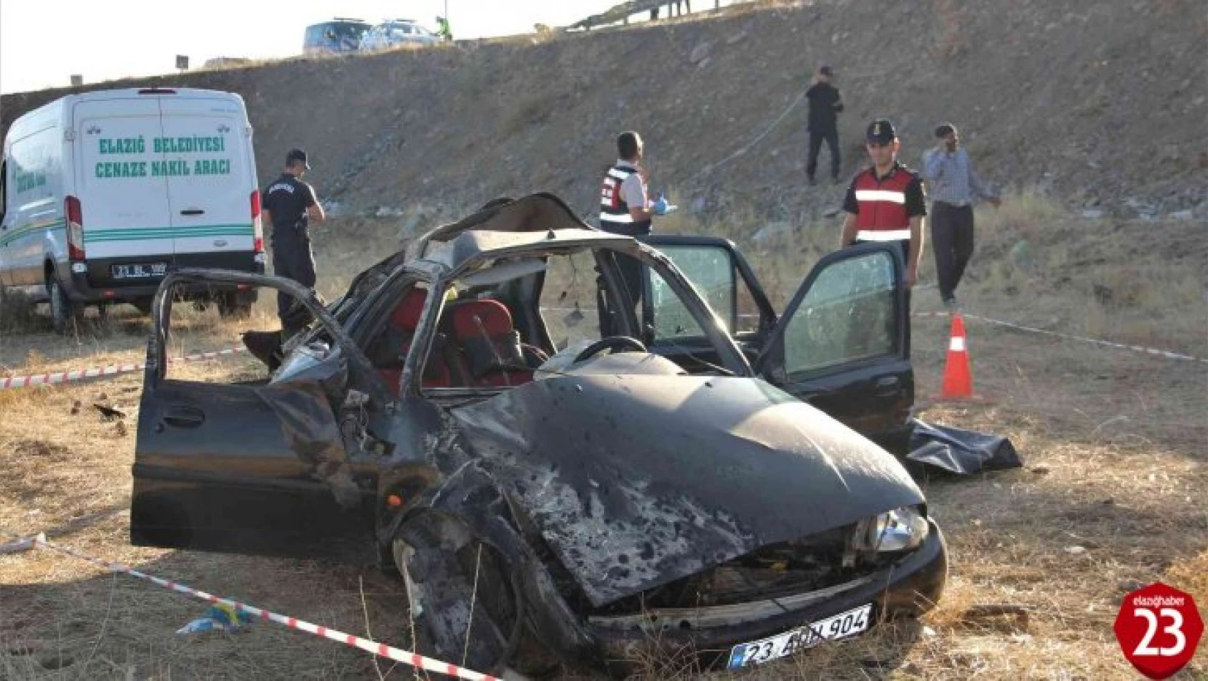 Feci Kazada Otomobil Şarampole Uçtu, 1 Kişi Öldü 2'si Ağır 3 Kişi Yaralandı