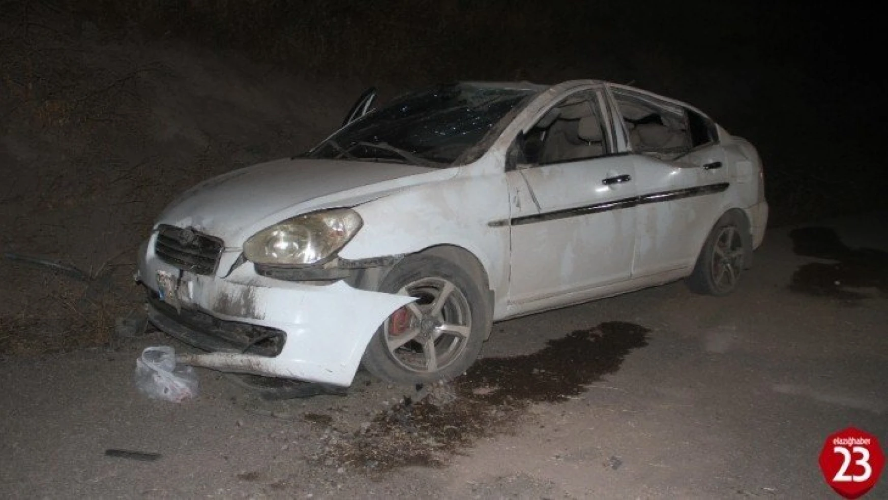 Elazığ'da otomobil takla attı: 4 yaralı