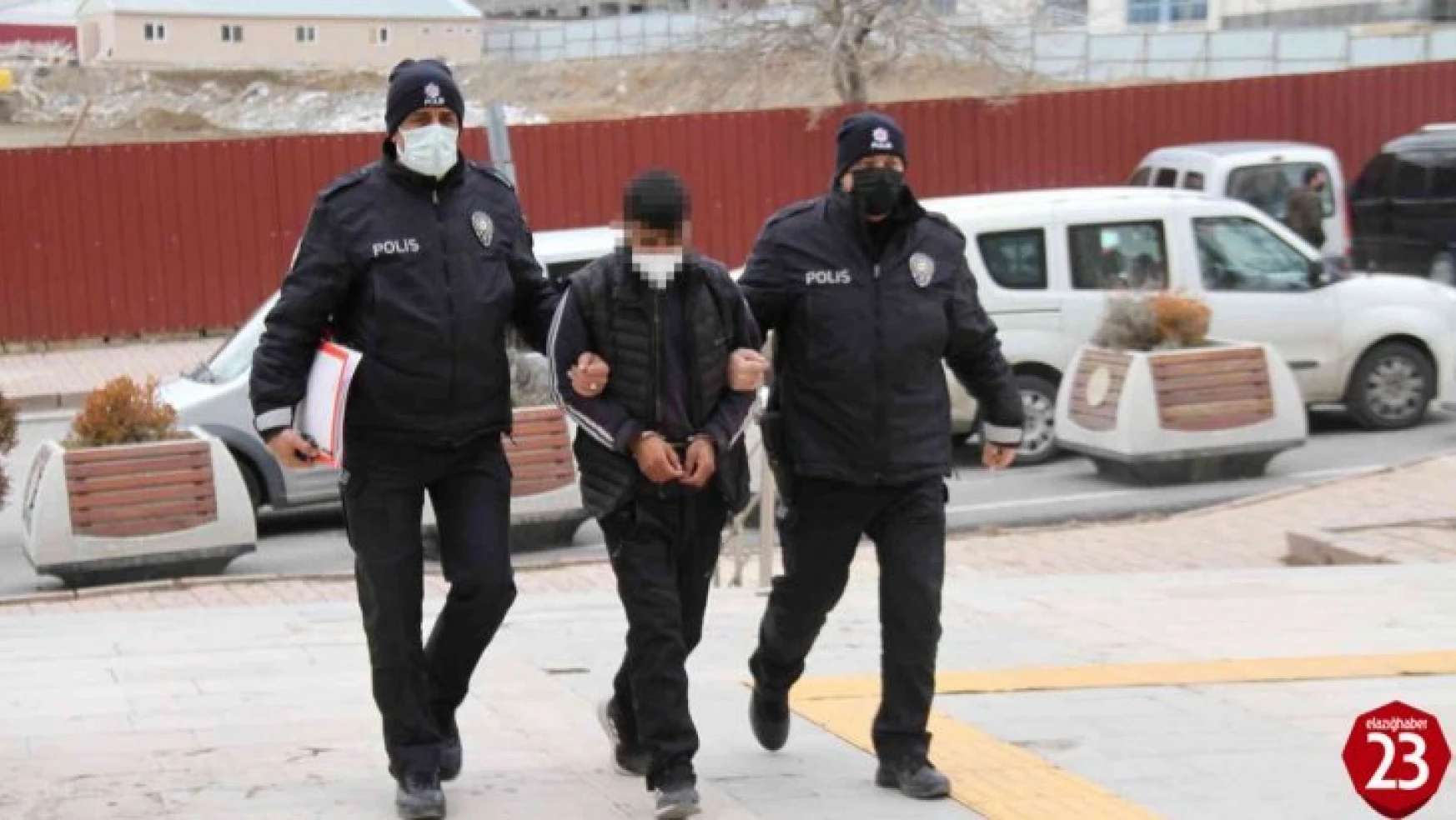 Elazığ'da otomobilden teyp çalan hırsızı tutuklandı