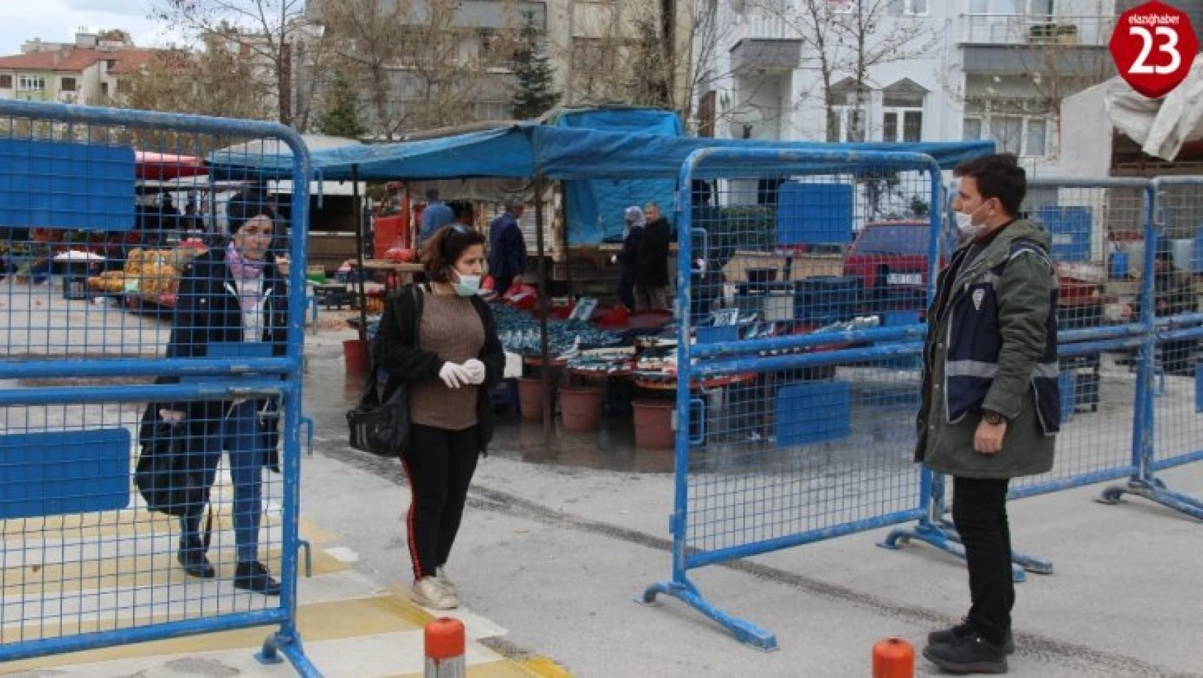 Elazığ'da pazarlarda korona virüs önlemi
