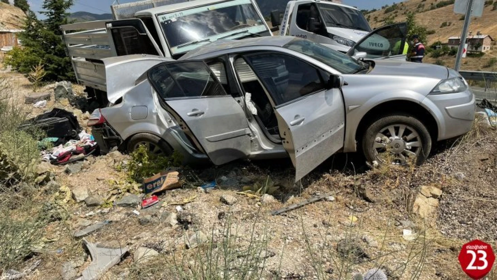 Elazığ'da Kazaların Ardı Arkası Kesilmiyor, 4 Yaralı