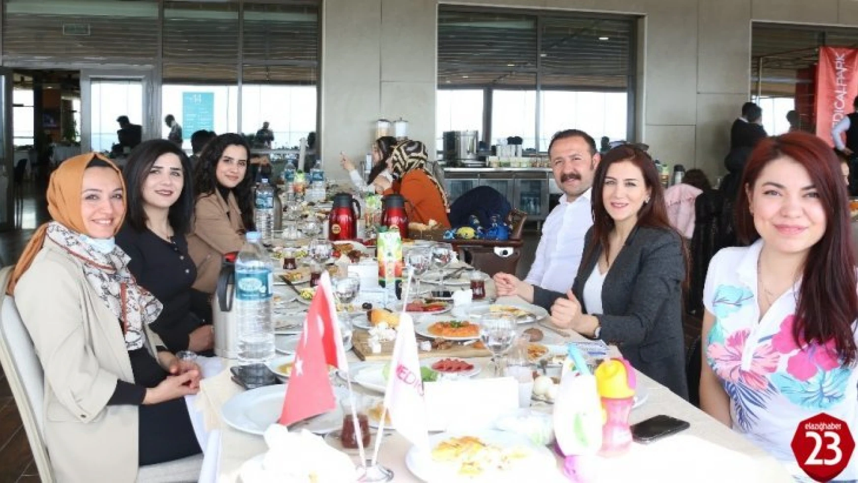 Elazığ'da sağlıkçılar tıp bayramında bir araya geldi