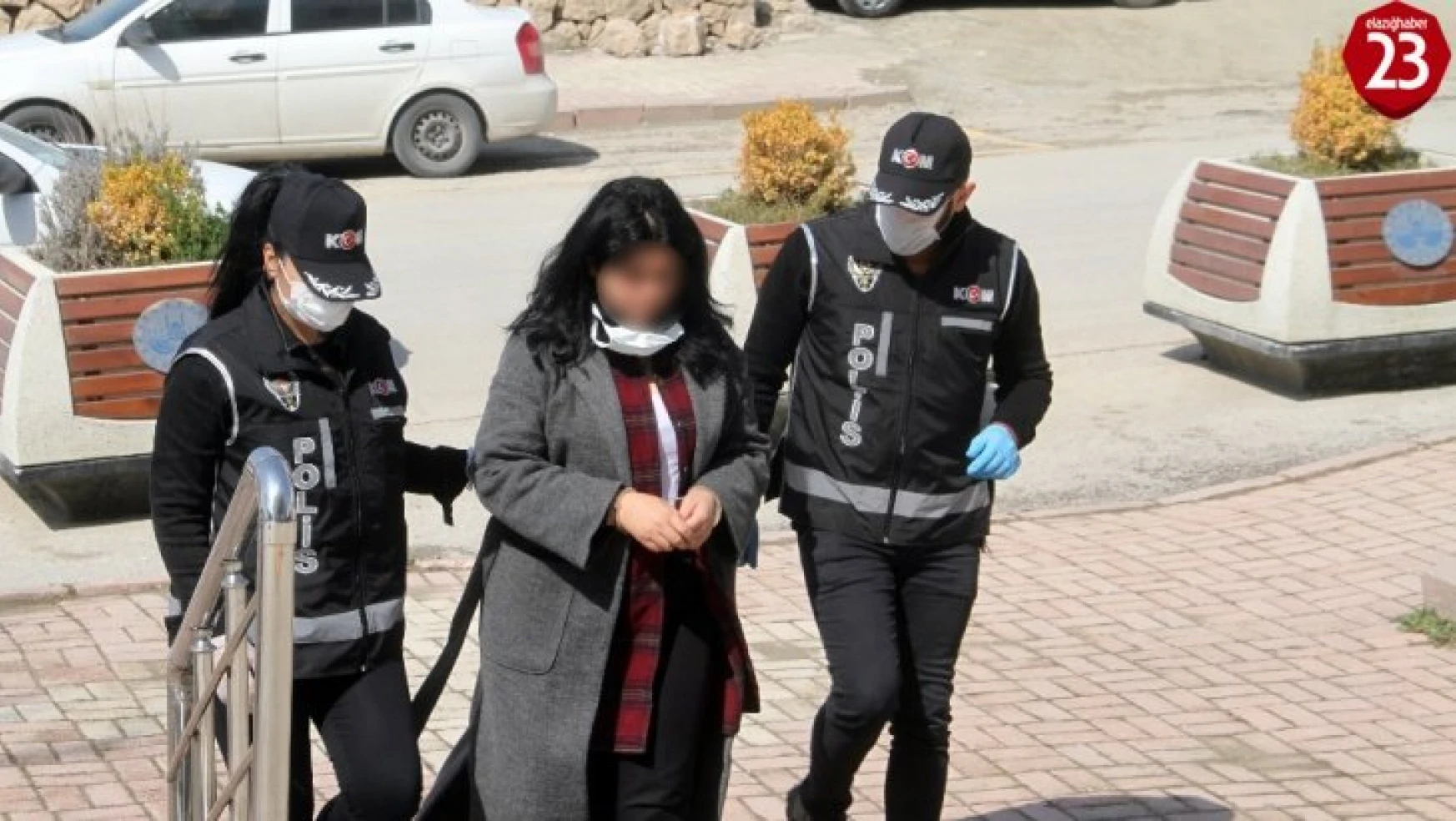 Elazığ'da sahte kadın hakim yakalandı, adliyeye sevk edildi