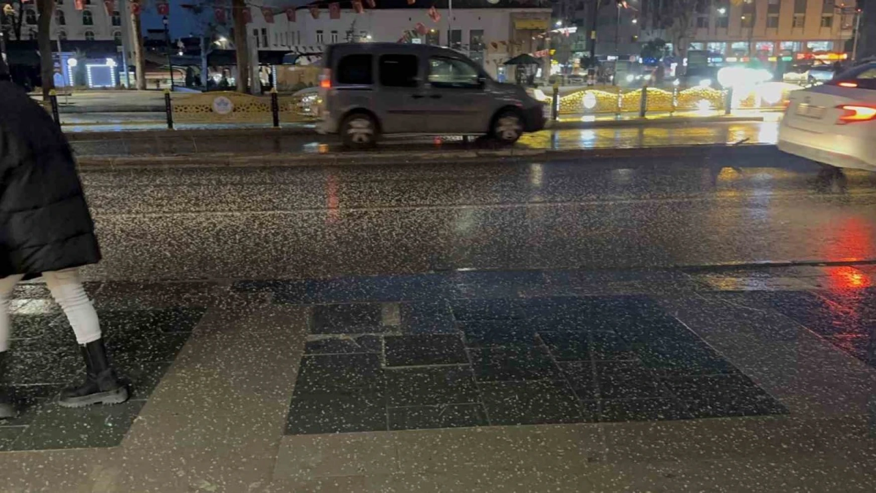 Elazığ'da şiddetli dolu yağışı