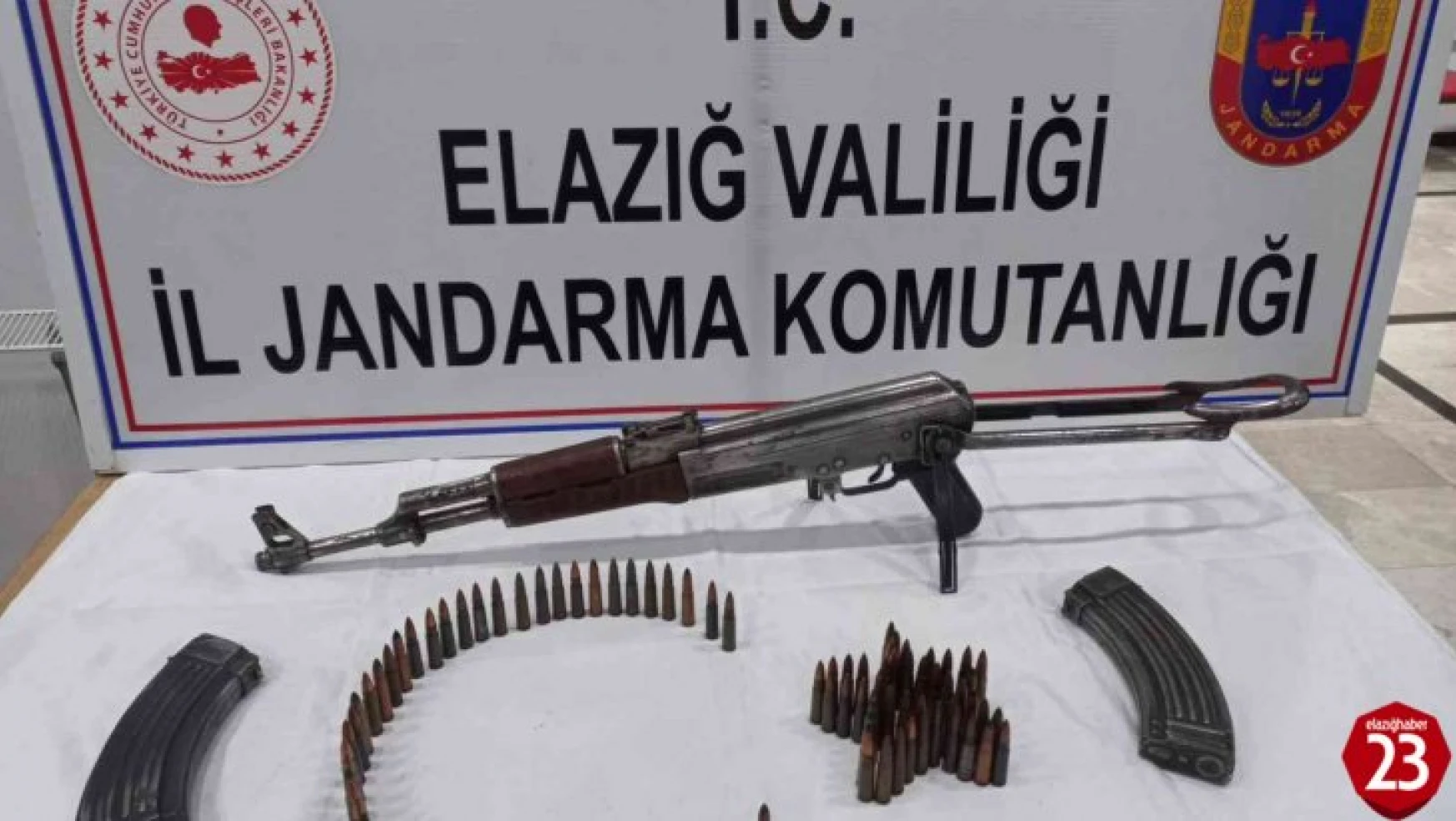 Elazığ'da Silah Kaçakçılarına Yönelik Jandarmadan Operasyon, Kalaşnikof Ele Geçirildi