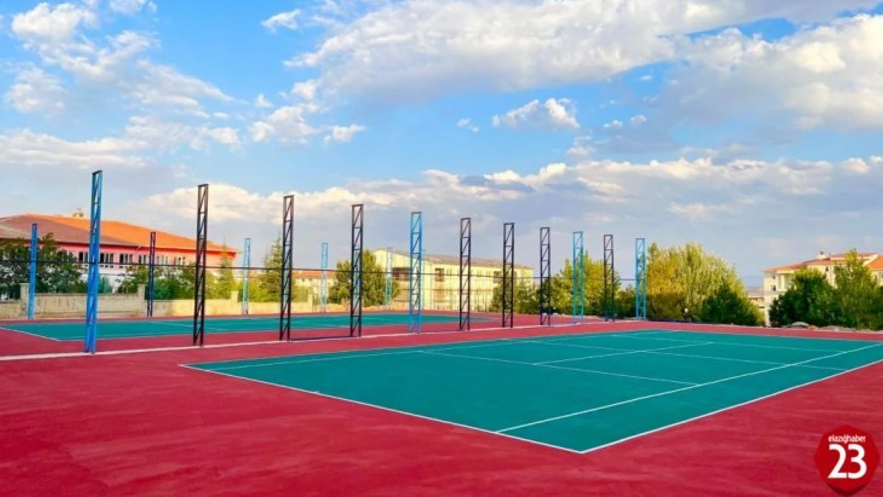 Elazığ'da Tenis Kortu İnşa Çalışmaları Devam Ediyor