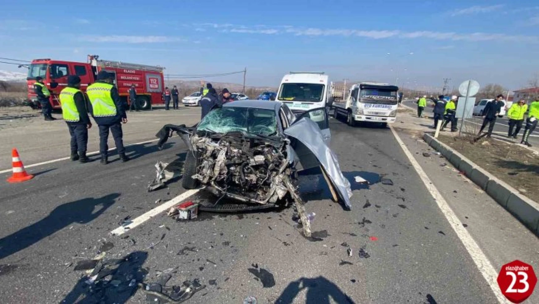 Malatya Yolunda Feci Kaza Otomobiller Kafa Kafaya Çarpıştı 1 Ölü, 4 Yaralı