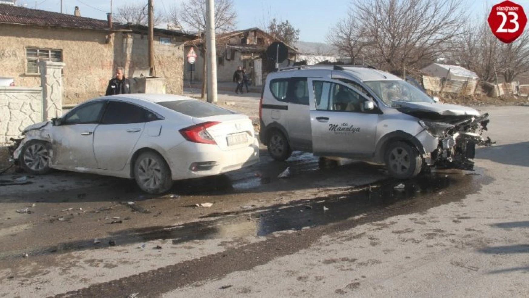 Elazığ'da Trafik Kazası, 3 Yaralı
