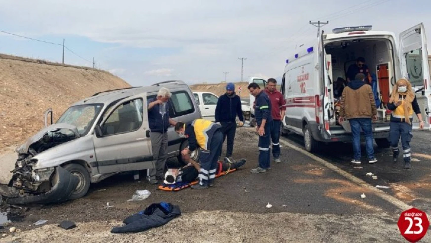 Elazığ'da trafik kazası: 4'ü çocuk 8 yaralı