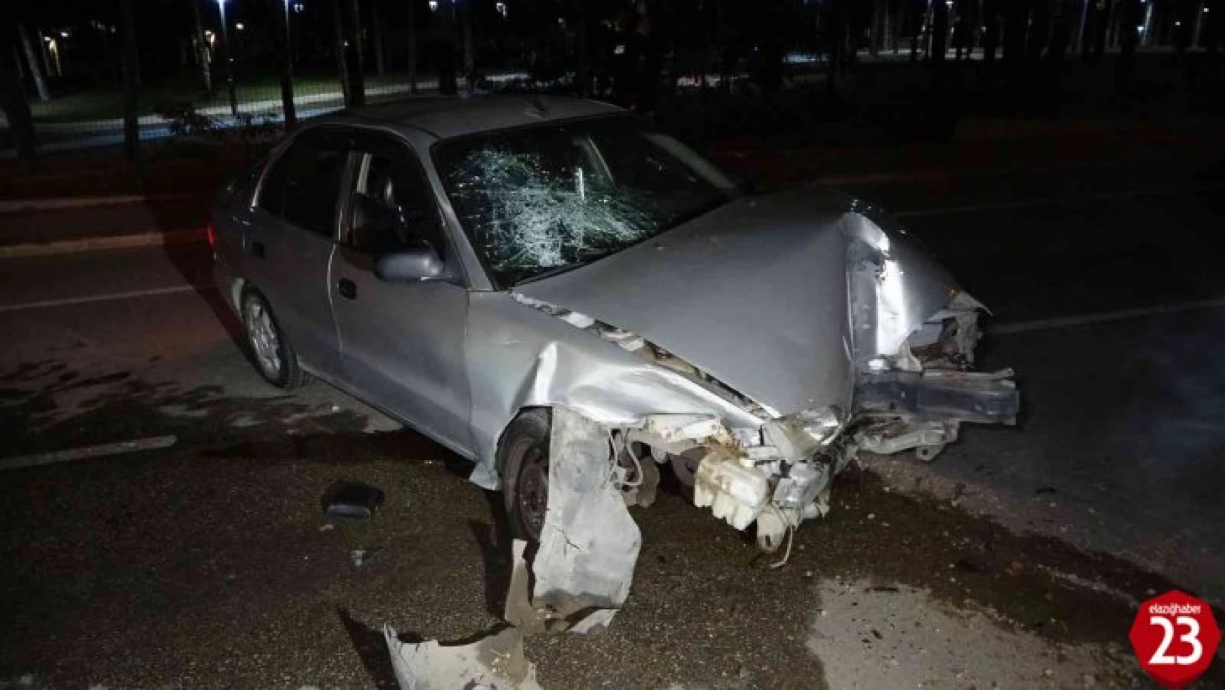 2 Otomobilin Çarpıştığı Kazada, 2'si Ağır 5 Kişi Yaralandı