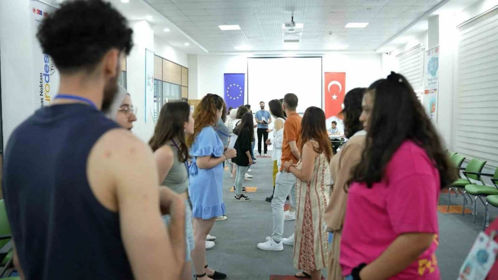 Elazığ'da uluslararası buluşma: 5 ülkeden 40 genç bir araya geldi